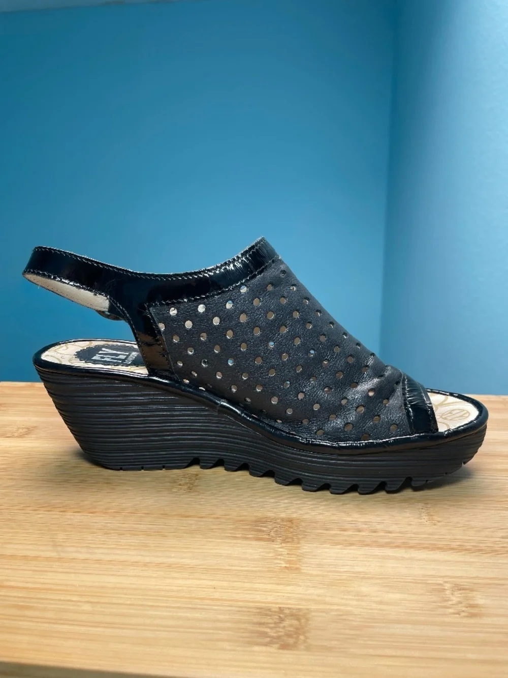 Fly London Yile Perforated Wedge Peep Toe Heels Sandals Shoes Sz 38 7 7.5 Nice!